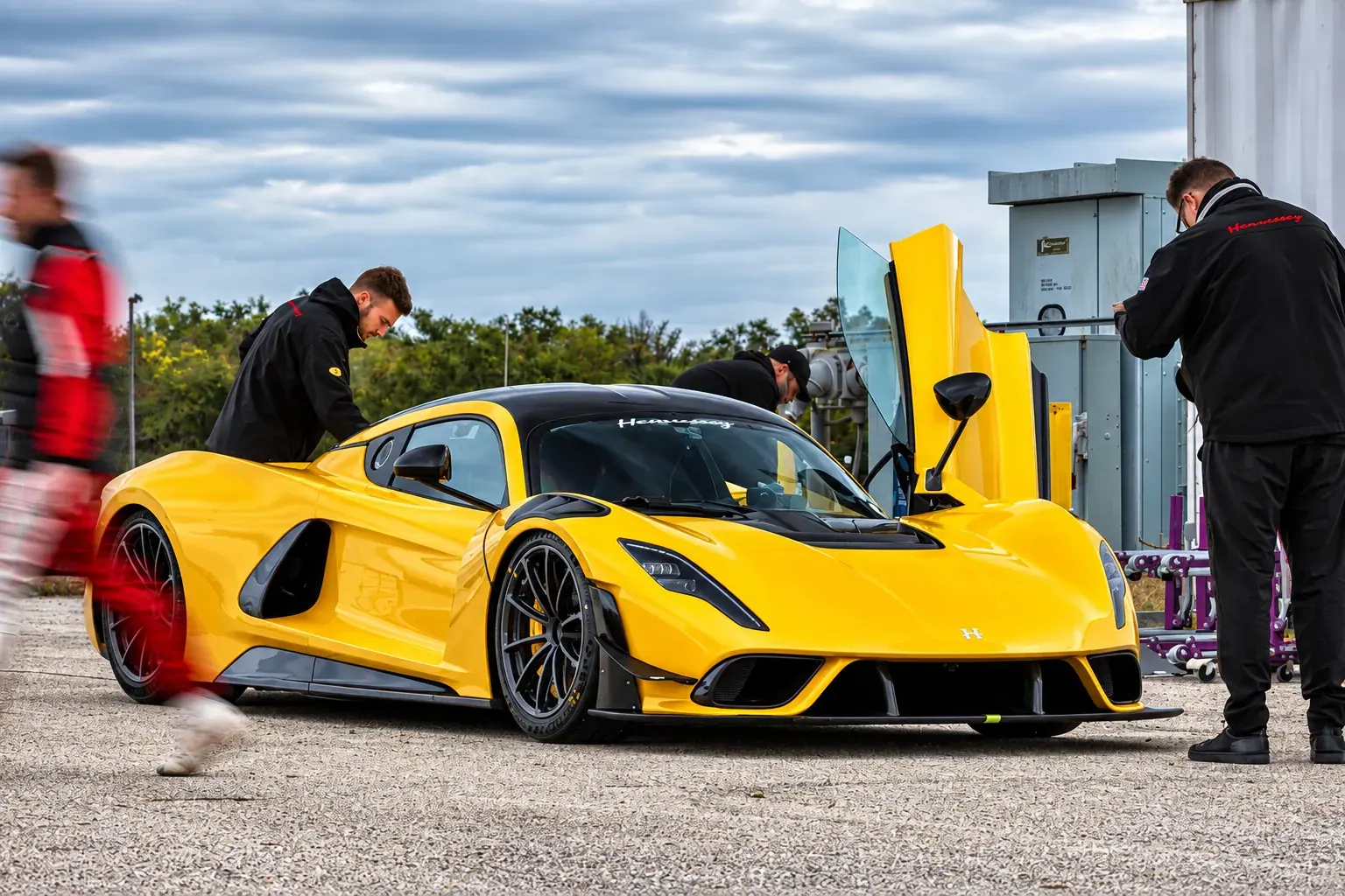 Vehicle testing on the Shuttle Landing Facility runway at Kennedy Space Center